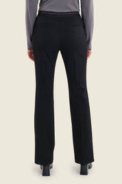 Ausgestellte Hose mit Kontrastnähten, Schwarz