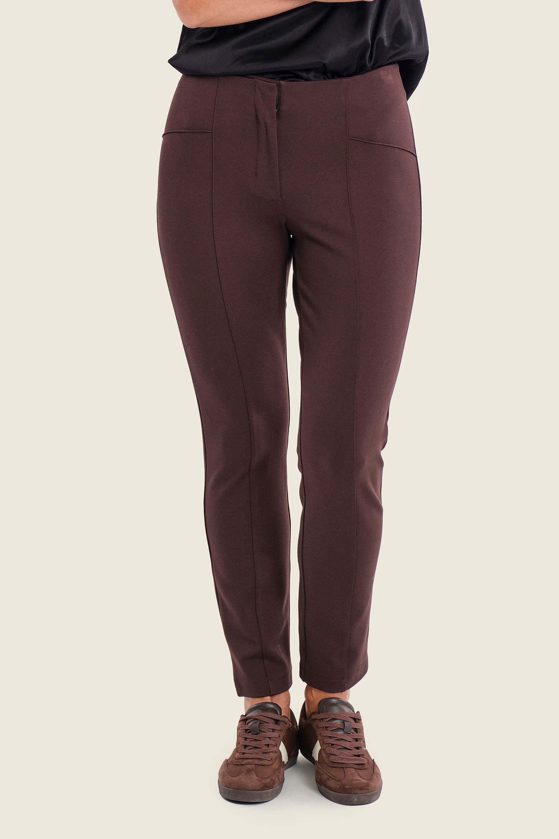 Schmale Strickhose zum Hineinschlüpfen, Pflaumenbraun
