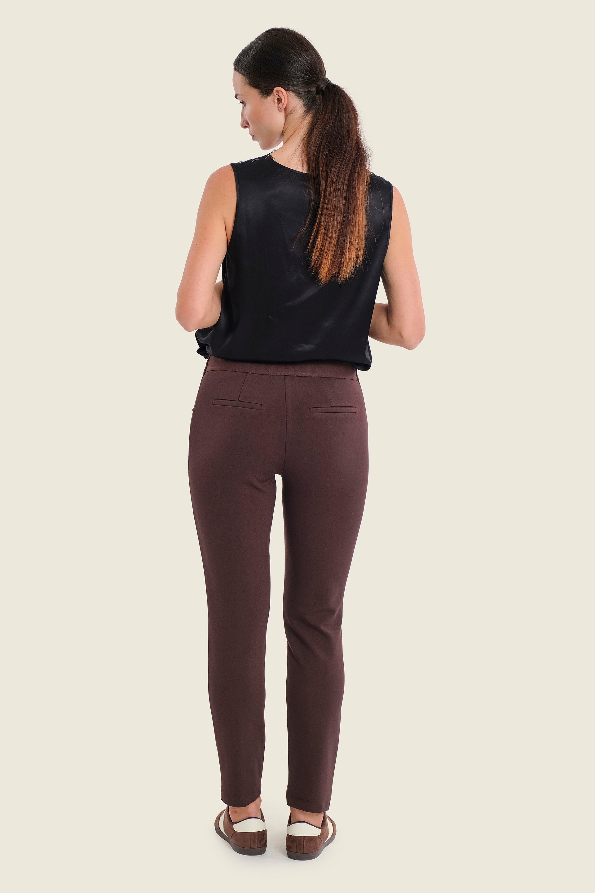 Schmale Strickhose zum Hineinschlüpfen, Pflaumenbraun