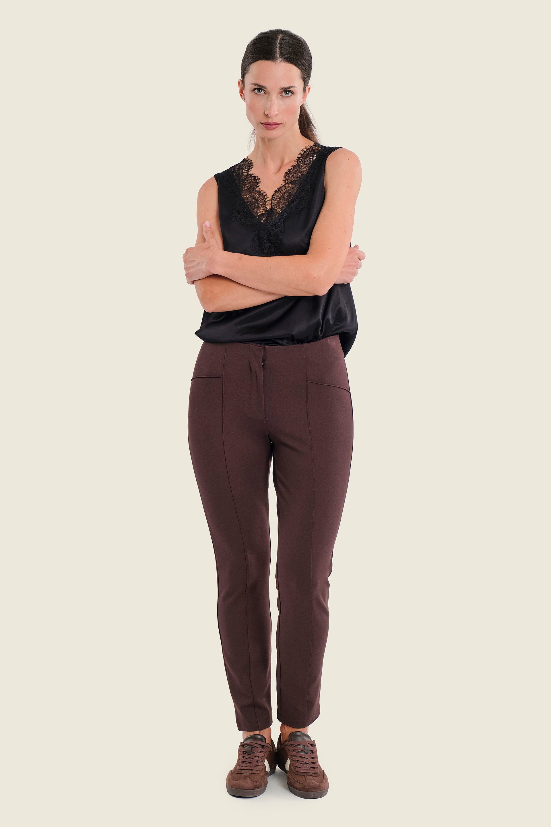 Schmale Strickhose zum Hineinschlüpfen, Pflaumenbraun