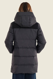 Steppparka im Materialmix mit Kapuze, Schwarz