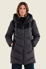 Steppparka im Materialmix mit Kapuze, Schwarz