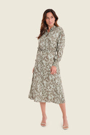 Hemdblusenkleid aus Viskose mit Bindegürtel, Grün gemustert