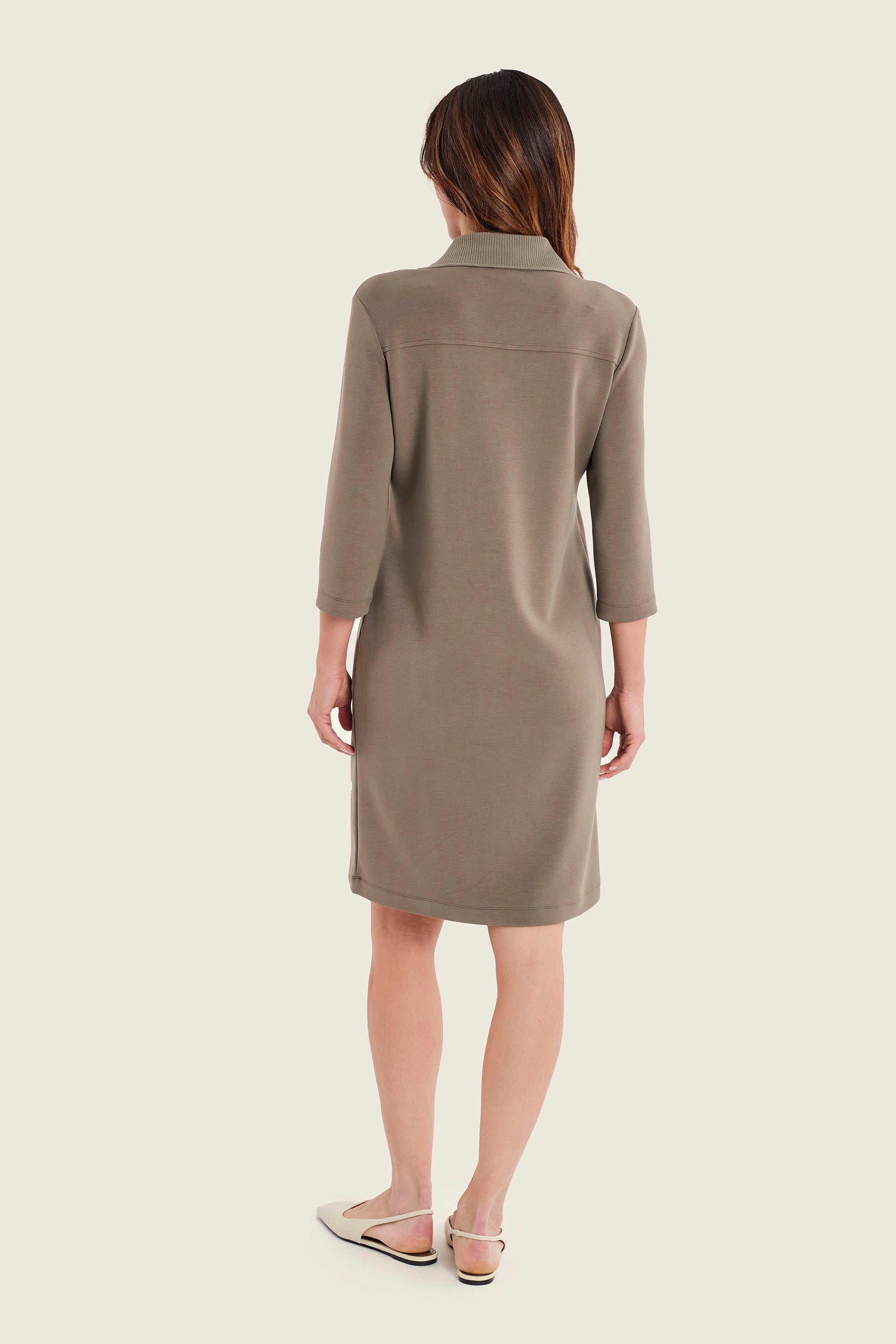 Kleid mit Polokragen, Meeresgrün