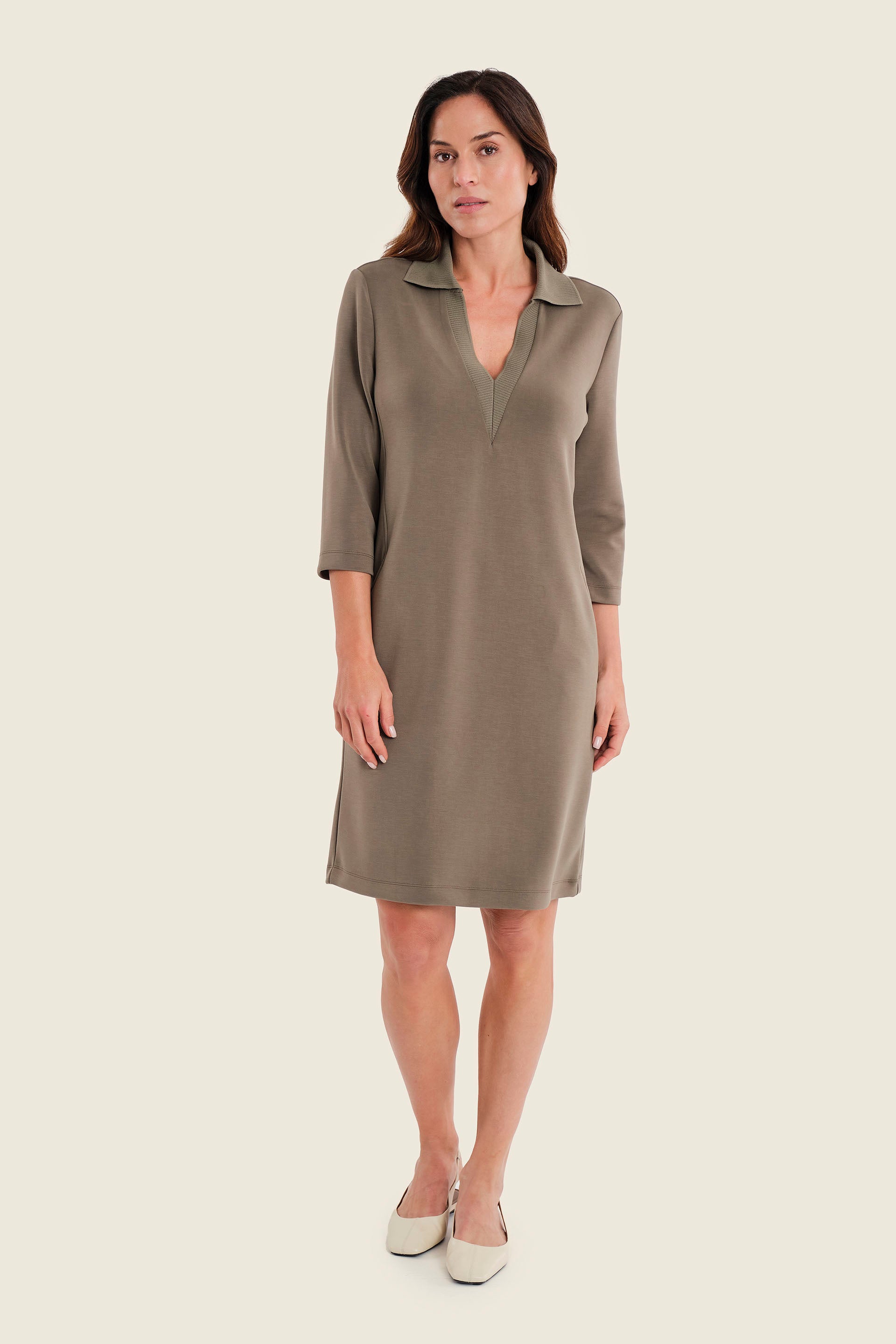 Kleid mit Polokragen, Meeresgrün