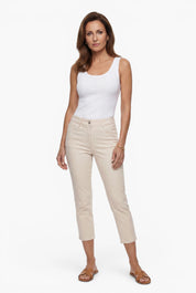 Schmal geschnittene Baumwollhose mit Stretchanteil
